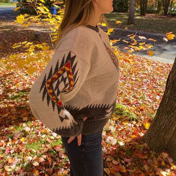 Vintage Point Zero America tribal sweaters - Picture 5 of 13